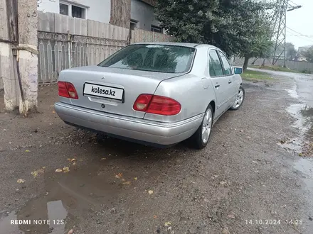 Mercedes-Benz E 320 1995 года за 2 700 000 тг. в Тараз – фото 3