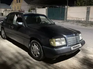 Mercedes-Benz E 230