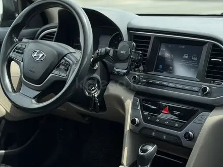 Hyundai Elantra 2017 года за 5 000 000 тг. в Алматы – фото 10