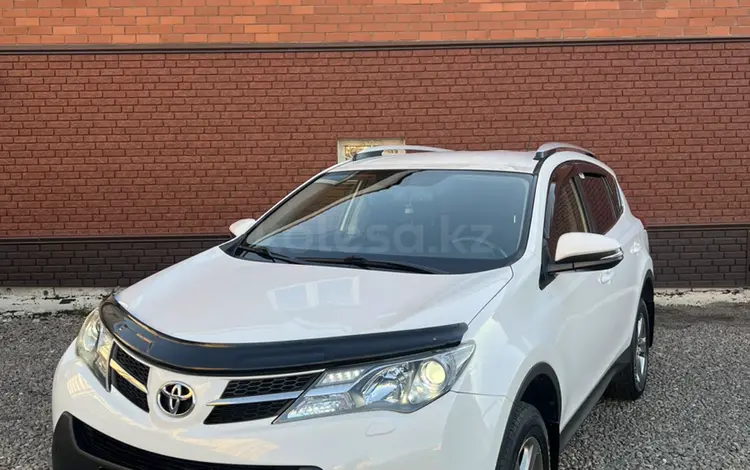 Toyota RAV4 2015 года за 10 800 000 тг. в Астана