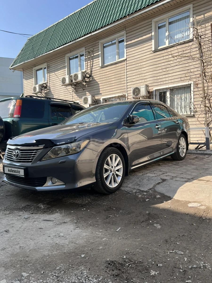 Toyota Camry 2012 г.