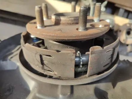 Механизм ручника Лексус ЖС 300 за 8 000 тг. в Алматы