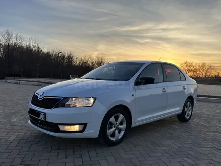 Skoda Rapid 2015 года за 5 100 000 тг. в Уральск – фото 4