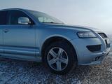 Volkswagen Touareg 2003 года за 5 000 000 тг. в Актобе – фото 3