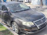 Volkswagen Passat 2005 годаүшін1 800 000 тг. в Алматы