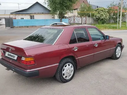 Mercedes-Benz E 260 1993 года за 1 300 000 тг. в Алматы – фото 4