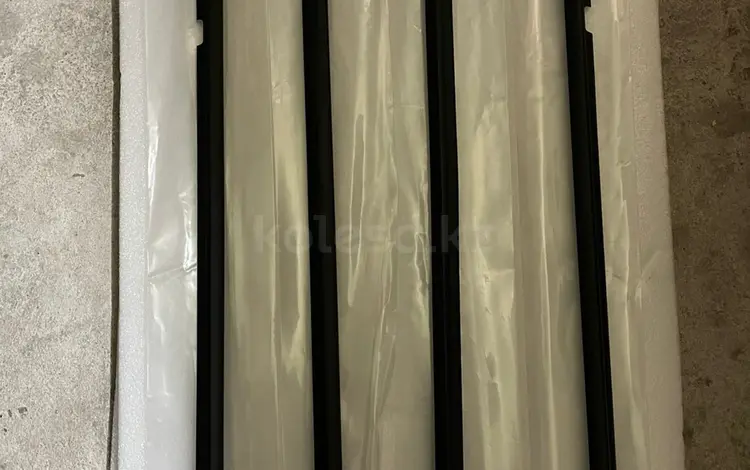 Молдинг под стекло LC100/200/Prado 120/150 Lexus LX470 за 12 000 тг. в Атырау