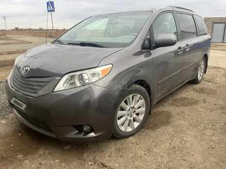 Toyota Sienna 2013 года за 8 500 000 тг. в Уральск