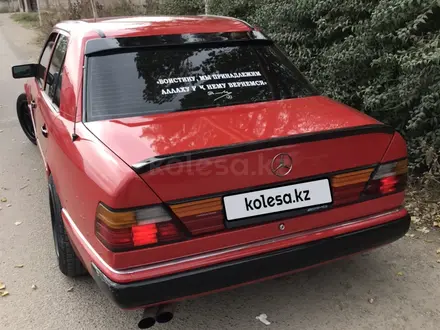 Mercedes-Benz E 320 1990 года за 2 200 000 тг. в Алматы – фото 2