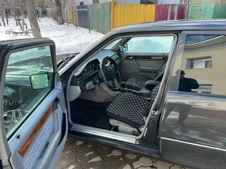 Mercedes-Benz E 200 1993 года за 4 000 000 тг. в Караганда – фото 34