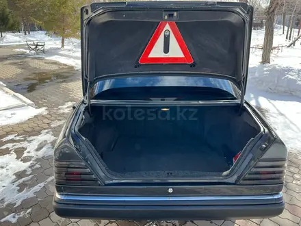 Mercedes-Benz E 200 1993 года за 4 000 000 тг. в Караганда – фото 36