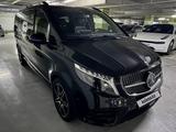 Mercedes-Benz V 300 2023 годаfor62 500 000 тг. в Астана