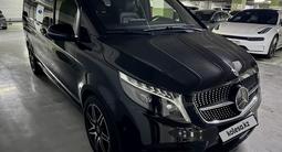 Mercedes-Benz V 300 2023 годаfor62 500 000 тг. в Астана