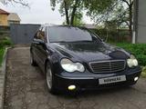 Mercedes-Benz C 320 2001 года за 2 950 000 тг. в Алматы – фото 3