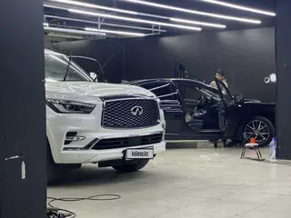 Infiniti QX80
