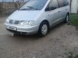 Volkswagen Sharan 1996 годаүшін1 550 000 тг. в Каратобе