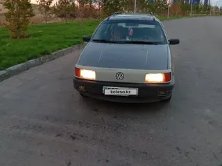Volkswagen Passat, 1993