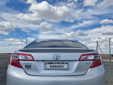 Toyota Camry 2014 года за 5 500 000 тг. в Кульсары – фото 2