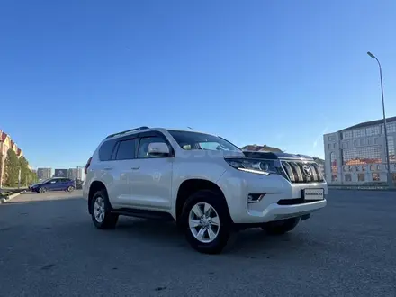 Toyota Land Cruiser Prado 2018 года за 22 000 000 тг. в Актобе – фото 2