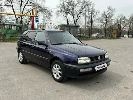 Volkswagen Golf 1995 года за 2 600 000 тг. в Алматы