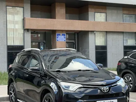 Toyota RAV4 2018 года за 8 850 000 тг. в Астана – фото 16