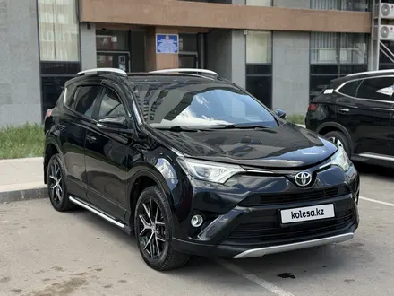 Toyota RAV4 2018 года за 8 850 000 тг. в Астана – фото 2