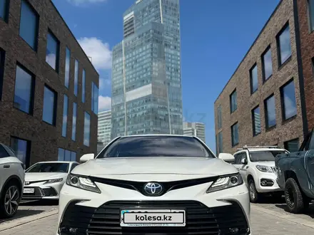 Toyota Camry 2021 года за 17 800 000 тг. в Алматы