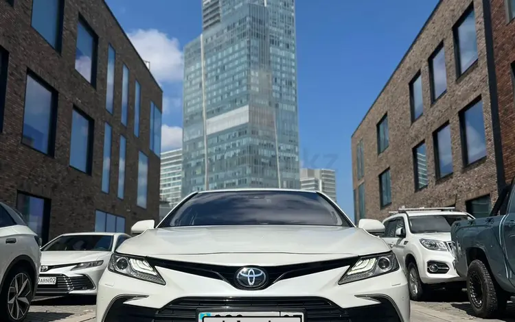 Toyota Camry 2021 годаүшін17 800 000 тг. в Алматы