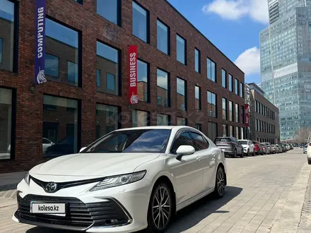 Toyota Camry 2021 года за 17 800 000 тг. в Алматы – фото 36