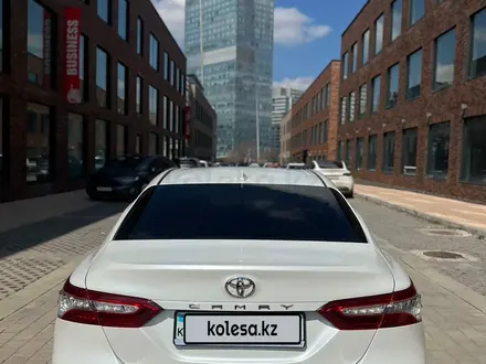 Toyota Camry 2021 года за 17 800 000 тг. в Алматы – фото 48