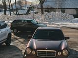 Mercedes-Benz E 230 1998 годаүшін3 100 000 тг. в Атбасар