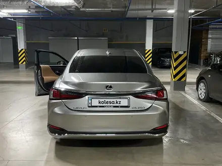 Lexus ES 250 2018 года за 19 990 000 тг. в Астана – фото 8