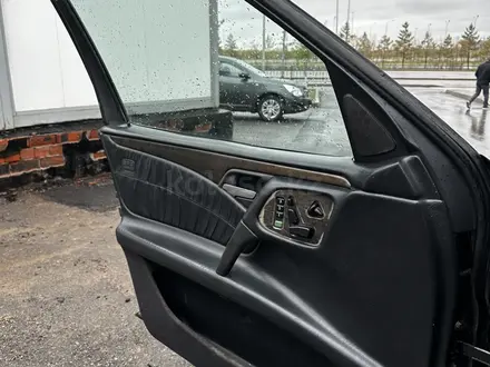 Mercedes-Benz E 430 1998 года за 2 750 000 тг. в Астана – фото 27