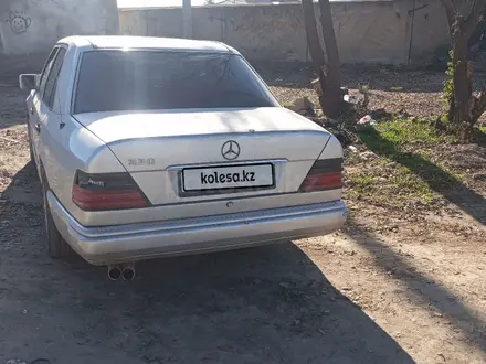 Mercedes-Benz E 320 1992 года за 1 000 000 тг. в Сарыагаш – фото 4