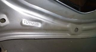 Крыло Toyota Sienna 2006 за 35 000 тг. в Алматы