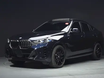 BMW X6 XDrive 40i 2023 года за 44 000 000 тг. в Алматы