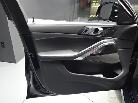 BMW X6 XDrive 40i 2023 года за 44 000 000 тг. в Алматы – фото 13