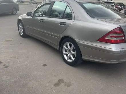 Mercedes-Benz C 180 2006 года за 4 300 000 тг. в Астана – фото 4