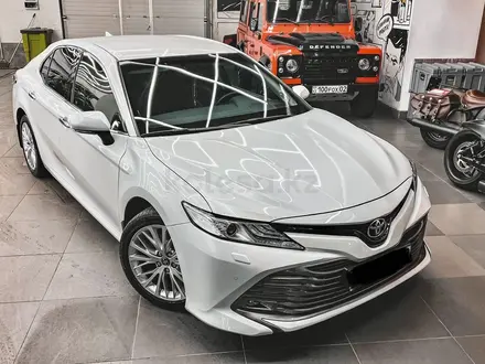 Toyota Camry 2019 года за 18 000 000 тг. в Алматы