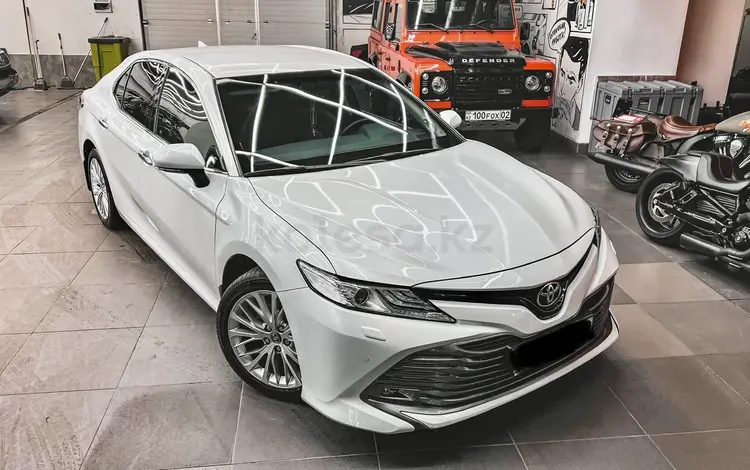 Toyota Camry 2019 года за 18 000 000 тг. в Алматы