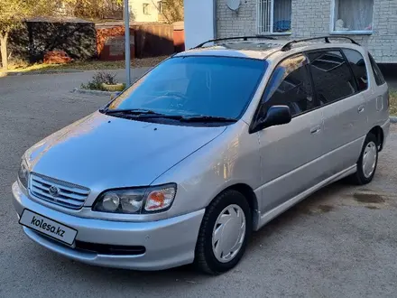 Toyota Ipsum 1997 года за 3 200 000 тг. в Павлодар