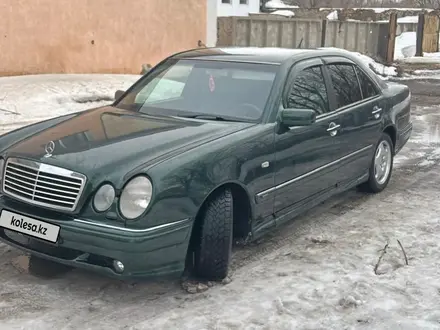 Mercedes-Benz E 280 1996 года за 2 300 000 тг. в Караганда