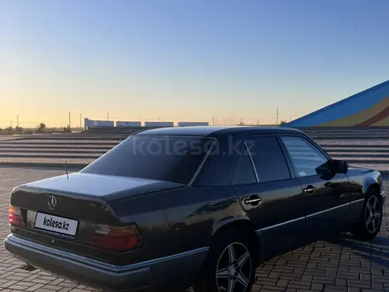 Mercedes-Benz E 280 1992 года за 1 400 000 тг. в Караганда – фото 4