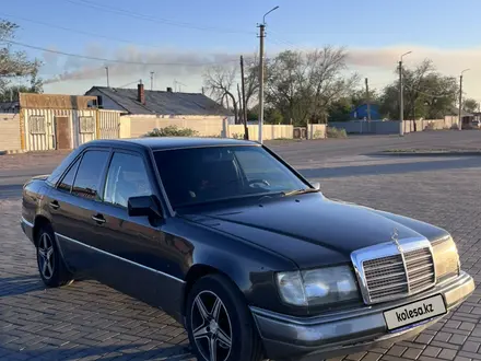 Mercedes-Benz E 280 1992 года за 1 400 000 тг. в Караганда