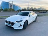 Hyundai Sonata 2021 года за 13 350 000 тг. в Астана – фото 4