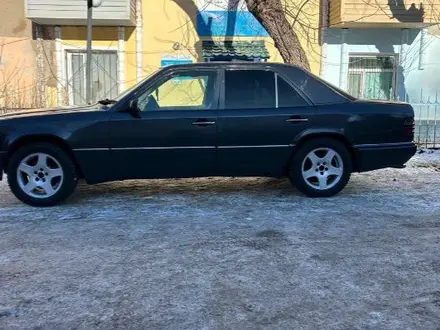 Mercedes-Benz E 300 1992 года за 1 800 000 тг. в Караганда – фото 5