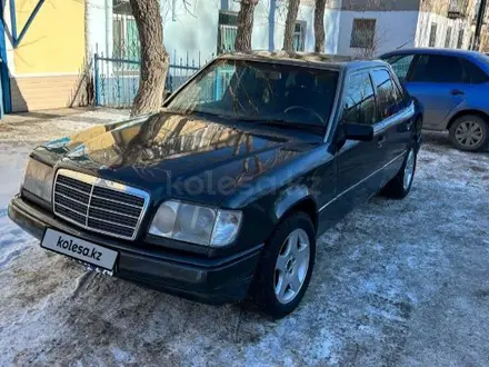 Mercedes-Benz E 300 1992 года за 1 800 000 тг. в Караганда