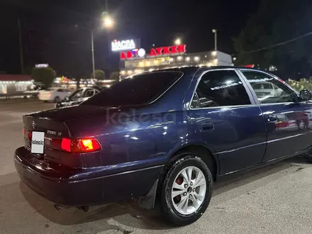 Toyota Camry 1998 года за 3 300 000 тг. в Алматы – фото 4