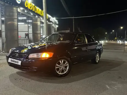 Toyota Camry 1998 года за 3 300 000 тг. в Алматы – фото 5