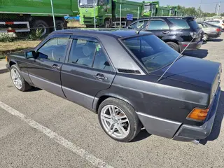 Mercedes-Benz 190